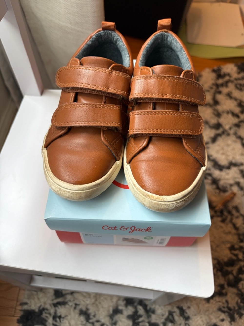 Cat & Jack toddler boy leather sneakers in box size 10
